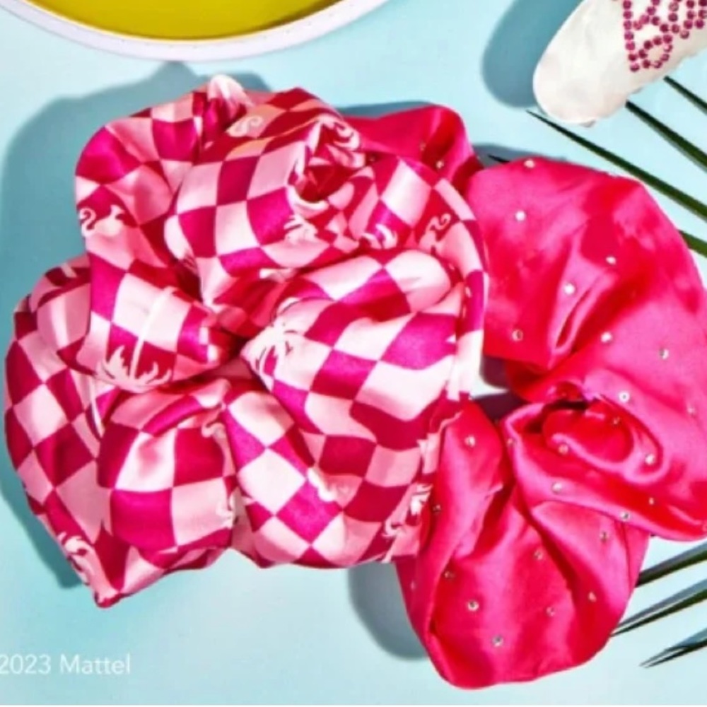 Kitsch x Barbie | Pink Satin Scrunchies 2-Pack - Picture 2 of 6